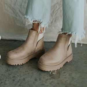 Cute Tan Boots